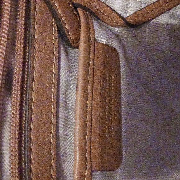 Used Purse - Picture 3 of 3